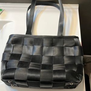 Harvey’s seatbelt purse